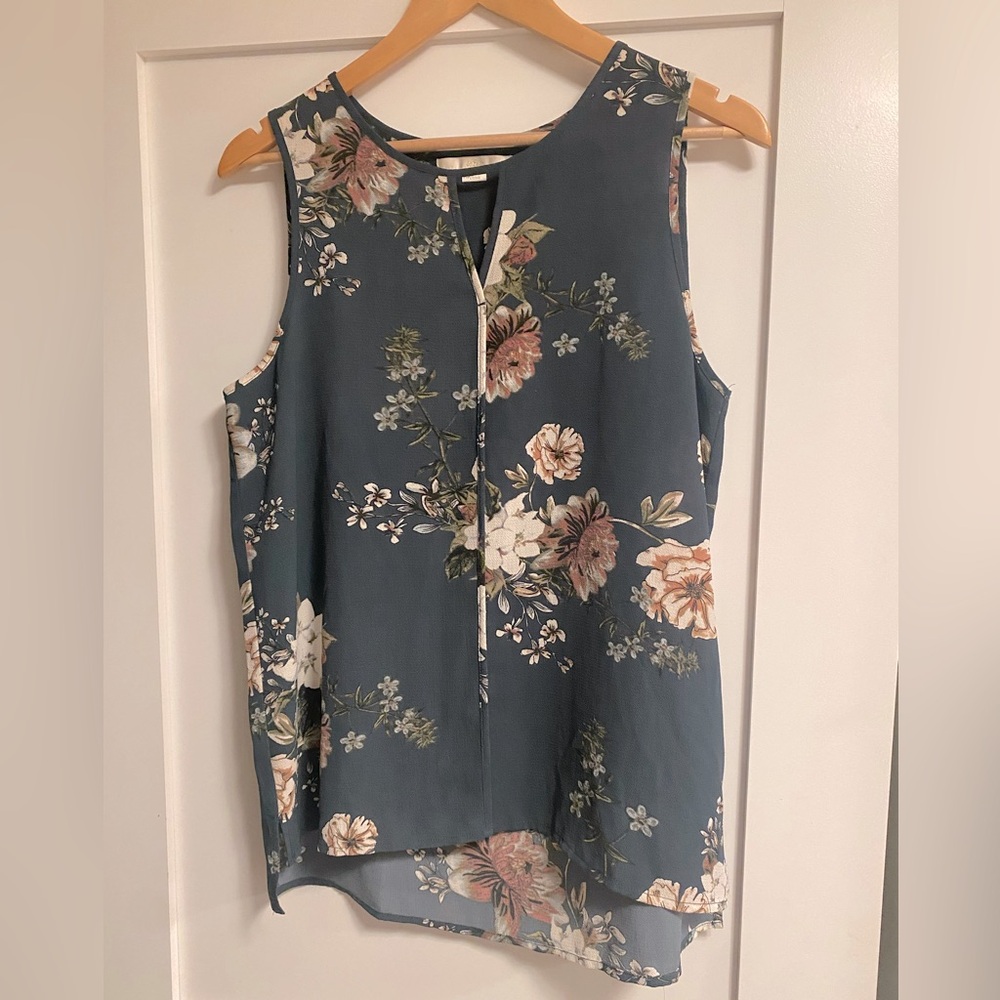 Floral tank with front cutout